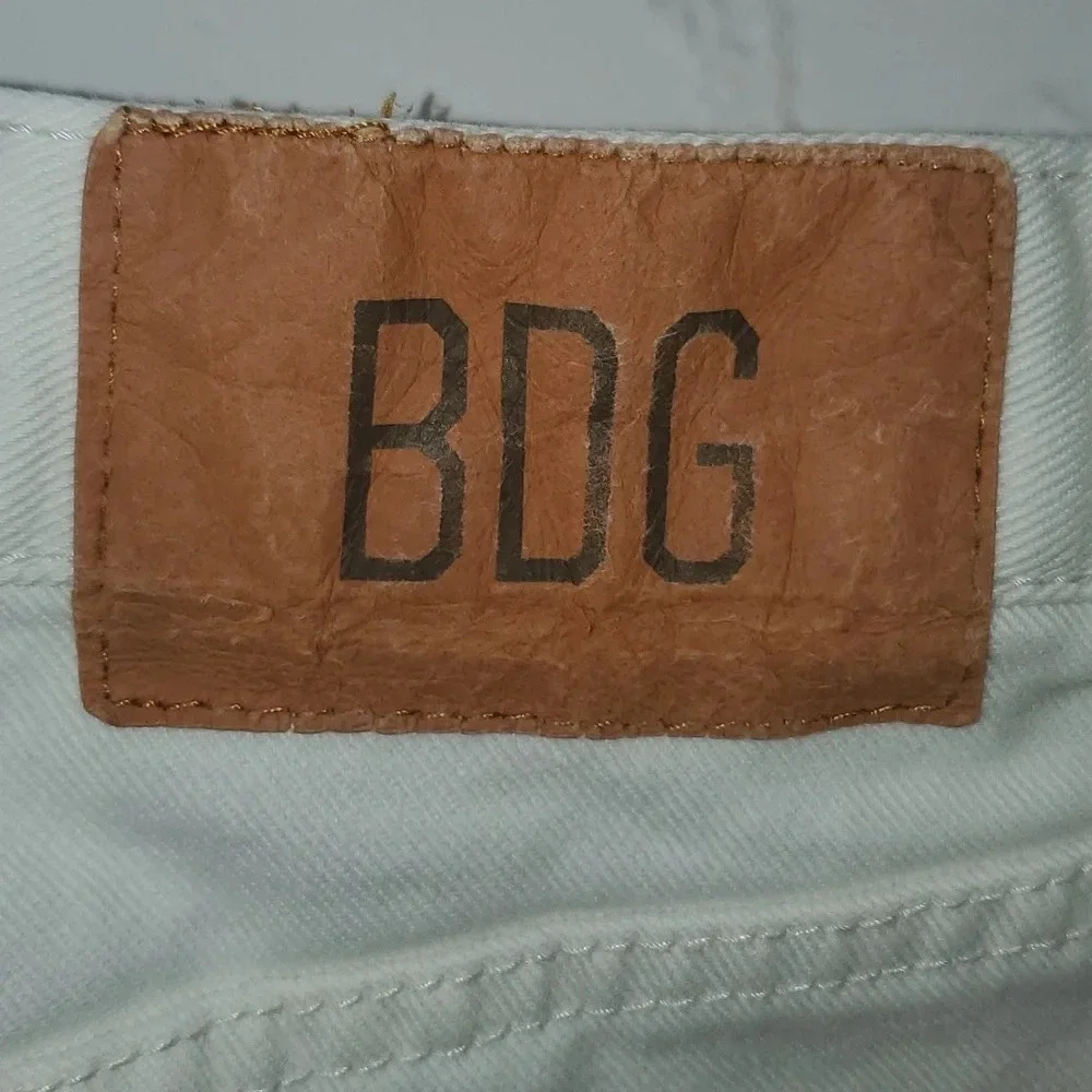 BDG Urban Outfitters High Rise Pleated White Jeans Relaxed Straight-Leg Size 24 - Picture 11 of 16